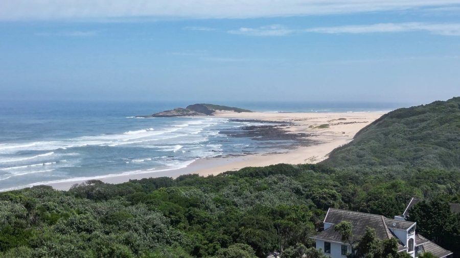 6 Bedroom Property for Sale in Cove Rock Eastern Cape